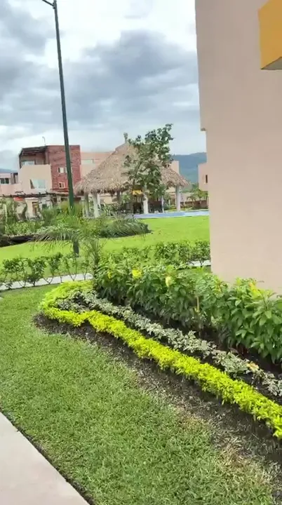 Andadores y jardines en Residencial Los Sauces Sur, Emiliano Zapata, Morelos